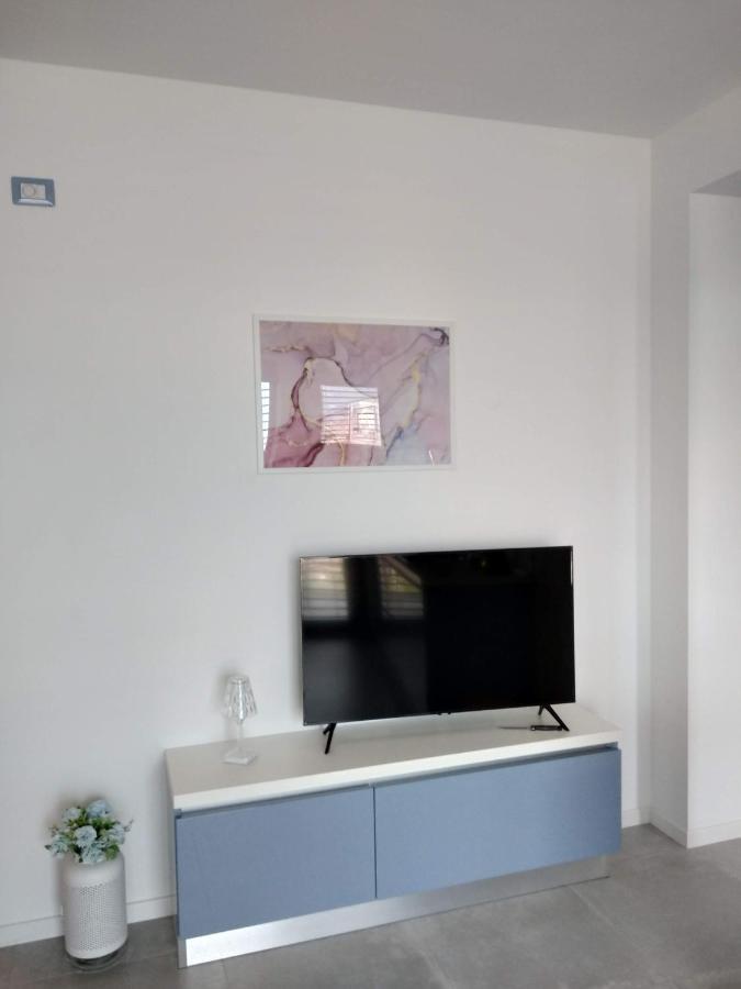 Blue Sky Garda - Zaffiro Apartment Malcesine Exterior photo